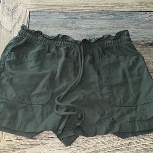 Universal thread linen shorts